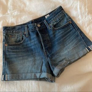 Levi’s Cuffed Shorts